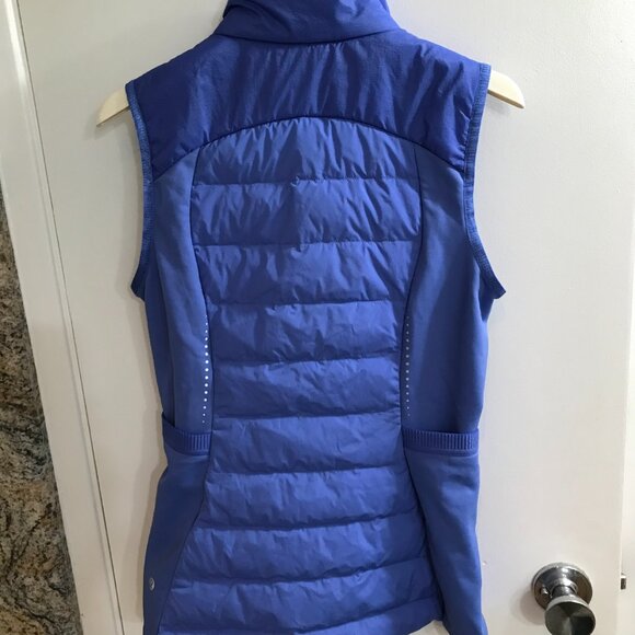 Lululemon Periwinkle Goose down vest size 6,nwot - Picture 2 of 3